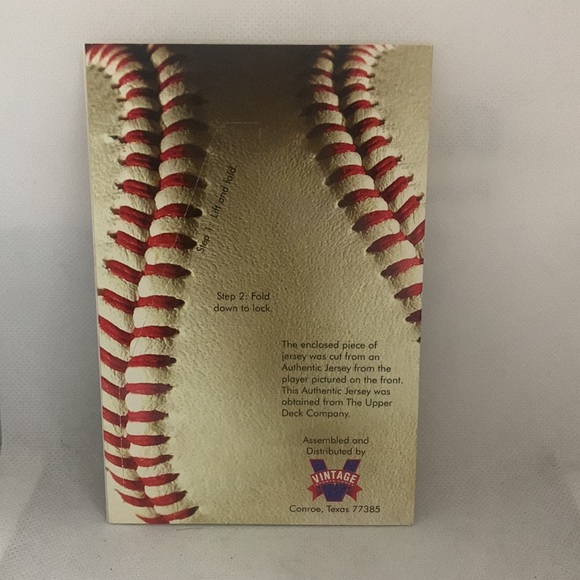 Mariano Rivera Yankees Game Used Swatch (MISC11) - Picture 2 of 5